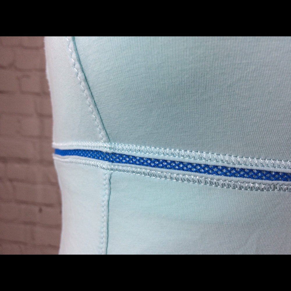 Lululemon luminous tank - Picture 5 of 8
